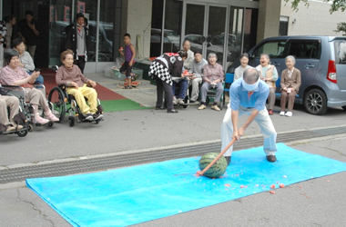 恒例の夏祭りを開催しました。