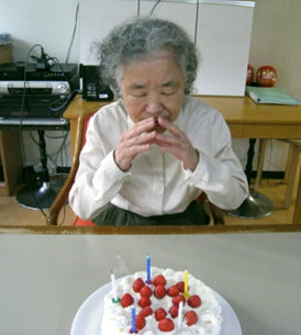 デイルームにてお誕生日