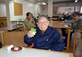 「桜まんじゅう」と「甘酒」で乾杯～！