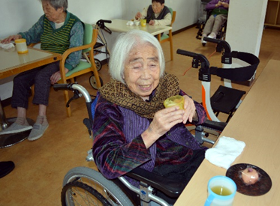 「桜まんじゅう」と「甘酒」で乾杯～！